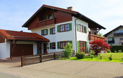 Ferienwohnungen Eibl — 4-Star Luxury Hotel in Bernau Am Chiemsee, Germany