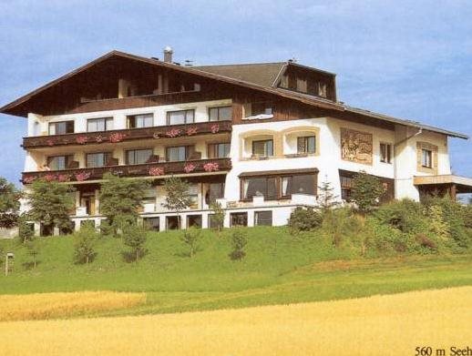 Hotel Blumenhof — hotel in Sankt Georgen Im Attergau