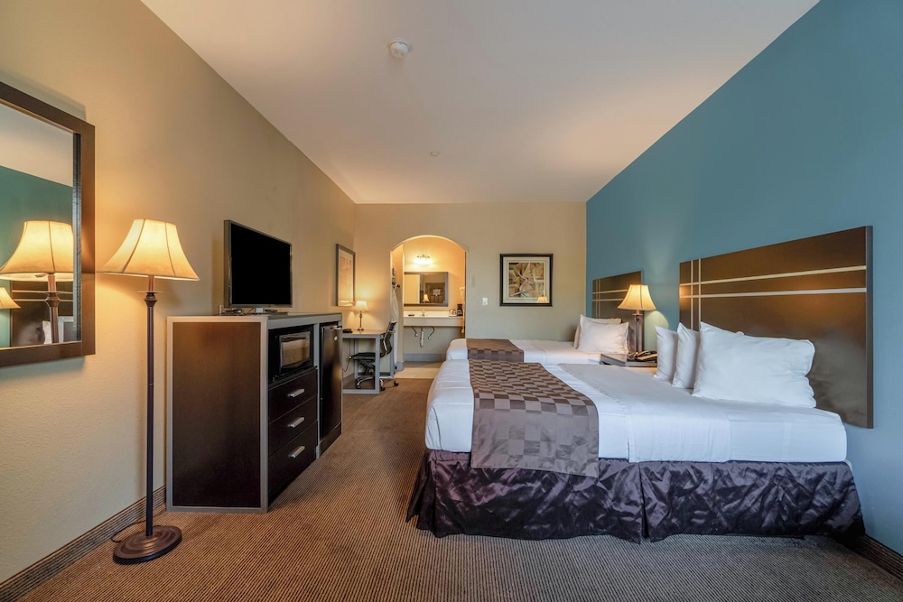 Moulton Inn & Suites By OYO Near Shiner TX - photo 25