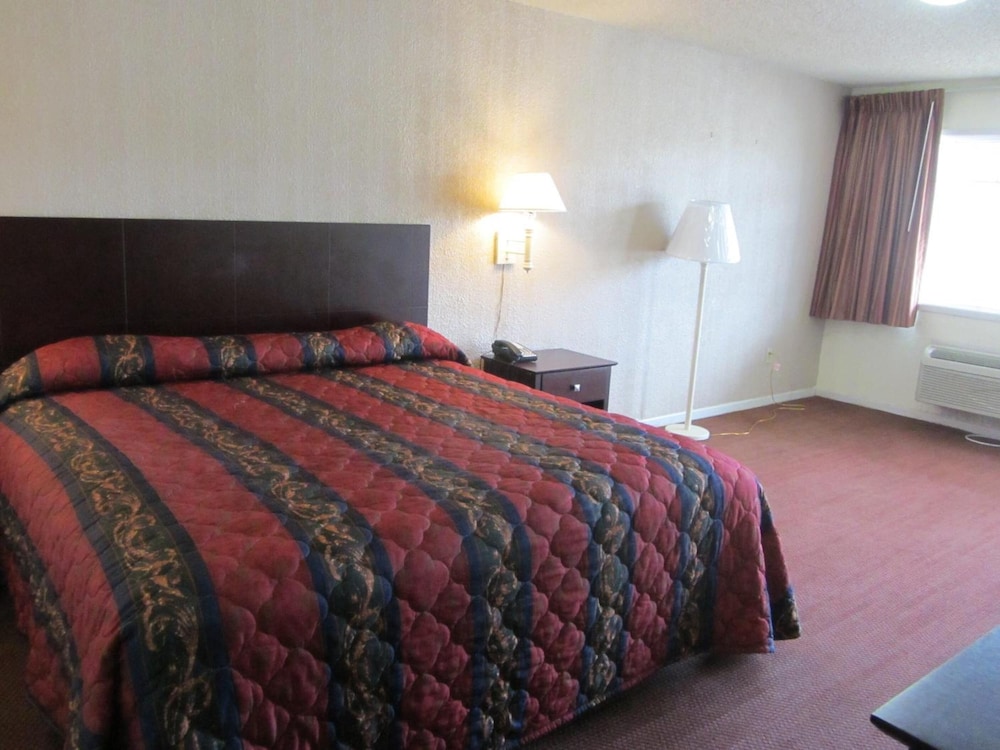 Royal Inn Abilene - photo 14