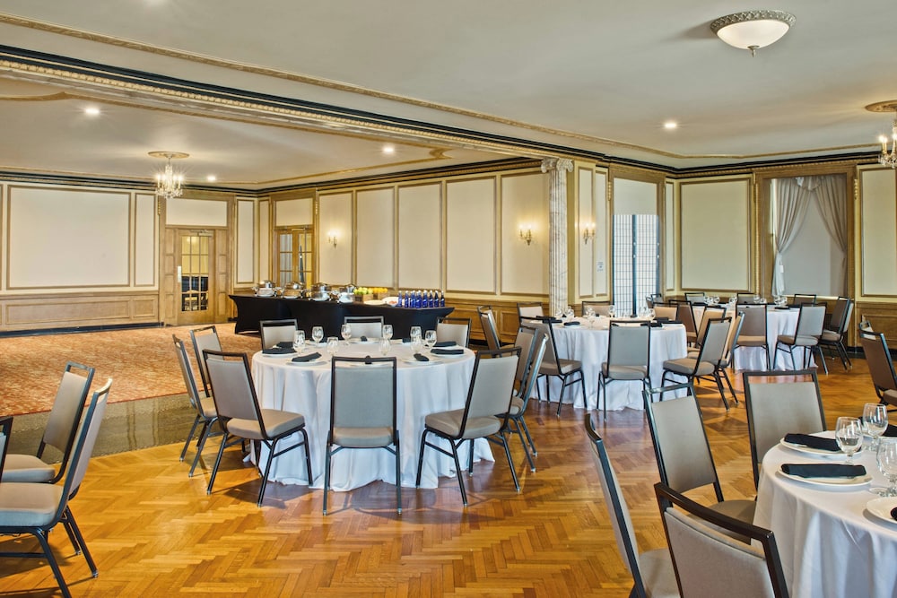 Marriott Syracuse Downtown - photo 68