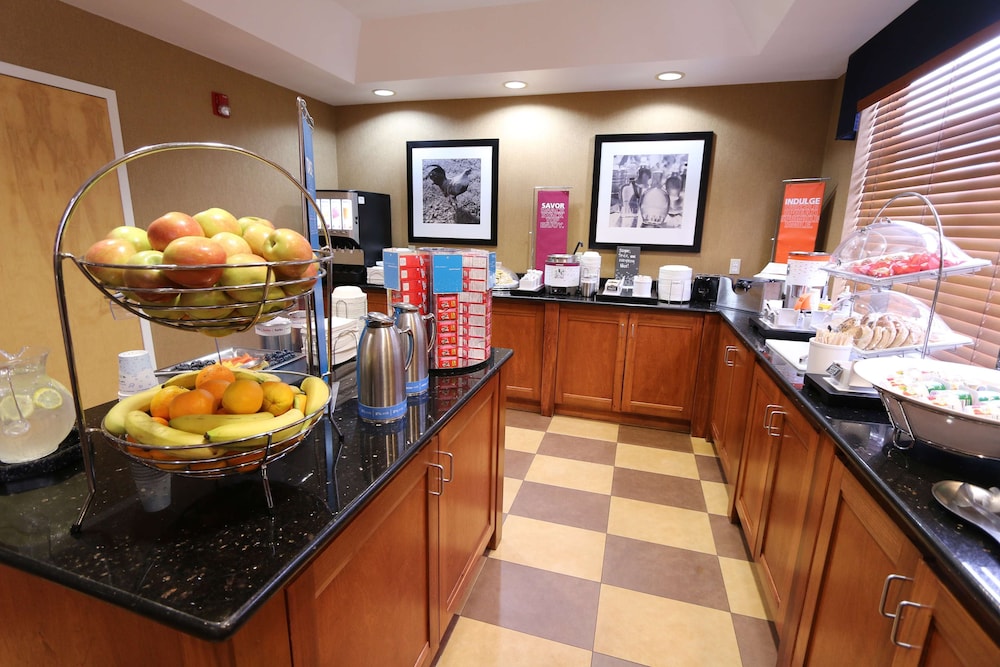 Hampton Inn Hutchinson - photo 71