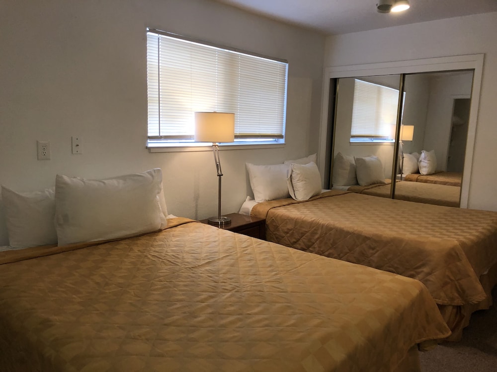 Cedar Inn & Suites - photo 10