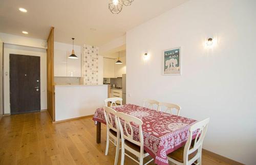 Vake Chic 2BR Comfort Home By Wehost