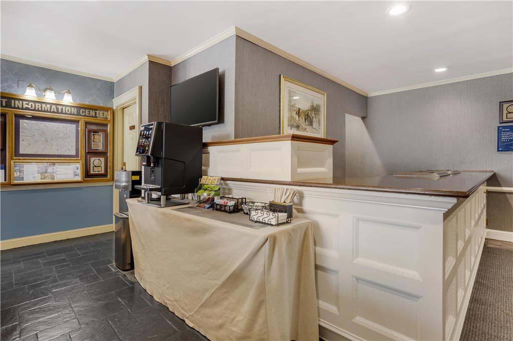 Best Western PLUS Morristown Inn Florham Park - photo 6