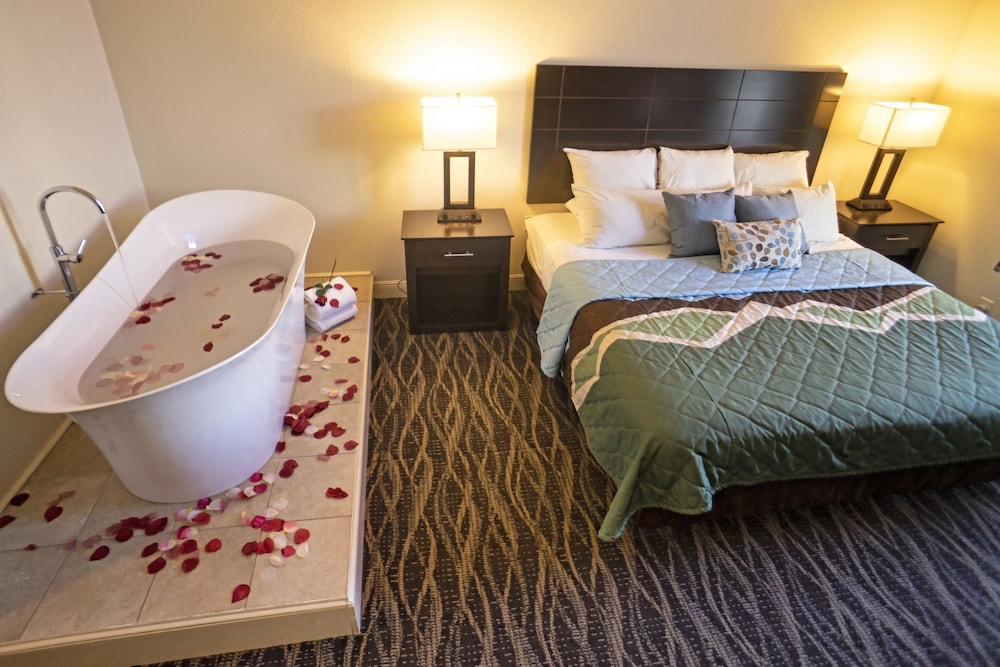 Country Cascades Waterpark Resort - photo 8