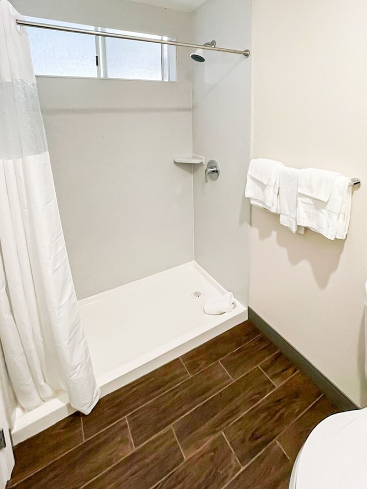 Creekside Inn - photo 31