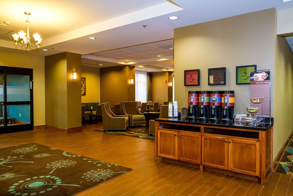 Hampton Inn Fayetteville - photo 4
