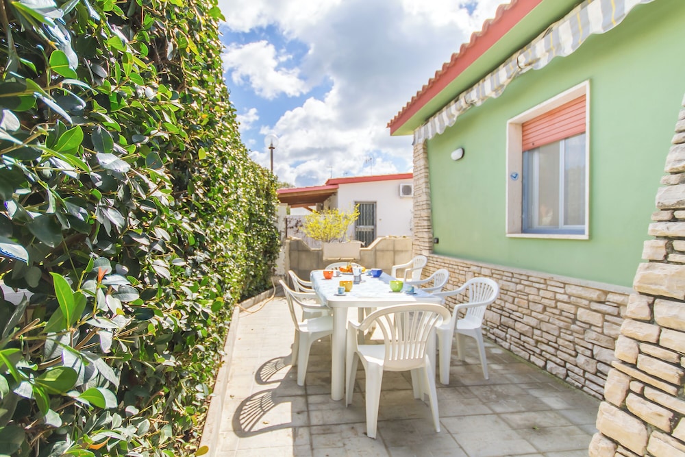 Villetta Belvedere 400 Meters From Sea — 4-Star Luxury Hotel in Porto Cesareo, Italy