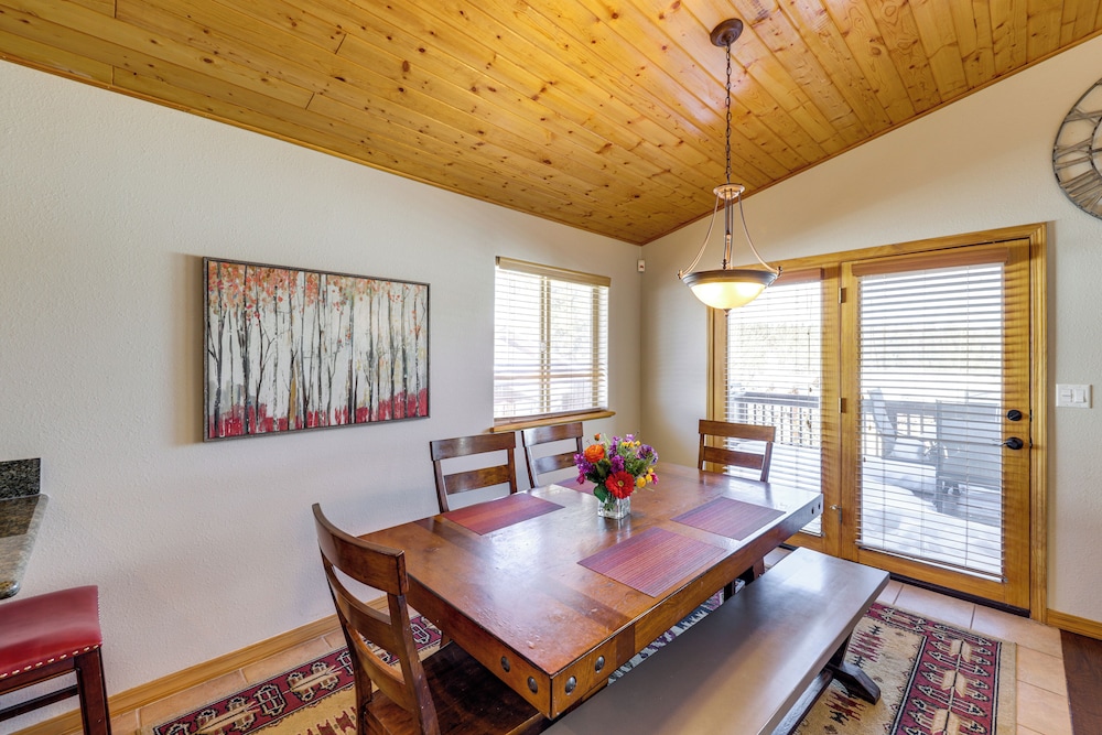 Angel Fire Townhome w Hot Tub: 2 Mi to Ski Resort - photo 5