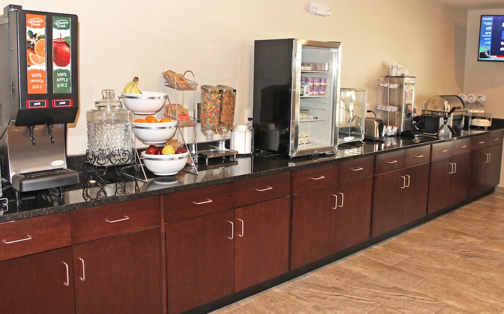 Cobblestone Inn & Suites Lamoni - photo 37