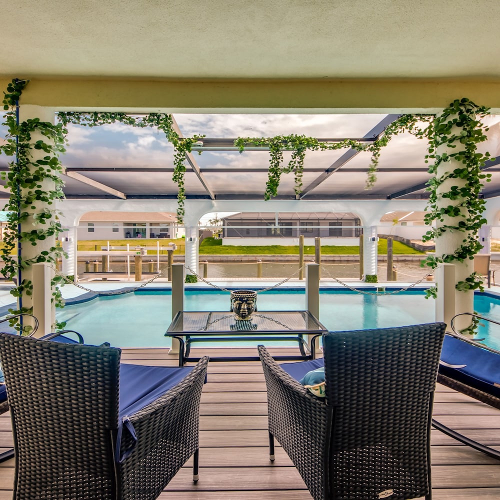 Golden Globe luxury on the canal with poolspa - photo 33