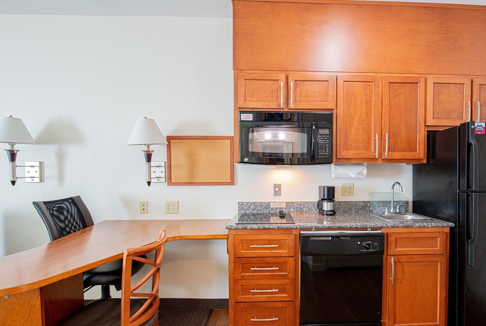 Candlewood Suites New Iberia by IHG - photo 32