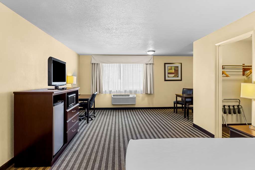 Quality Inn & Suites Vancouver Hazel Dell - photo 7