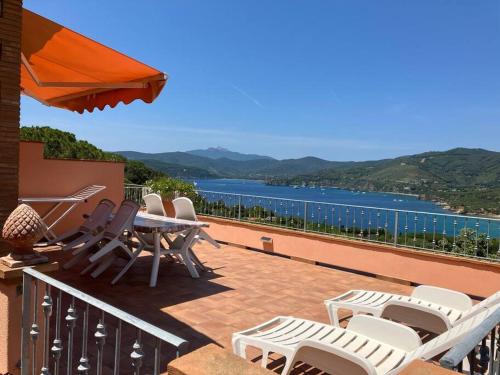 Villetta Zuccale III Natura e Vista Mozzafiato sul Mare — 4-Star Luxury Hotel in Capoliveri, Italy