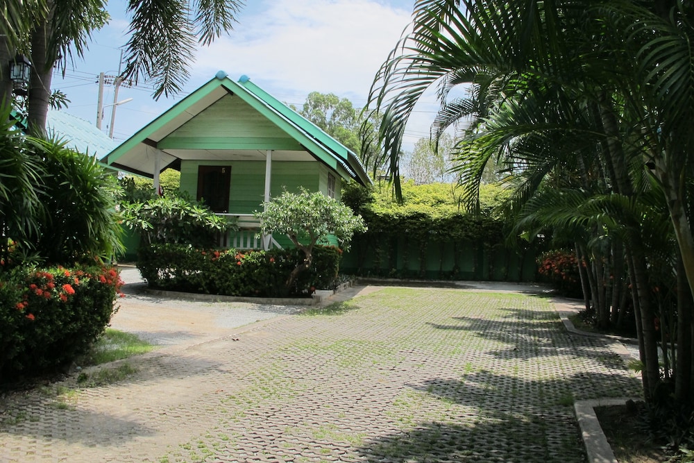 The Green Resort Sri Racha in Si Racha, Thailand