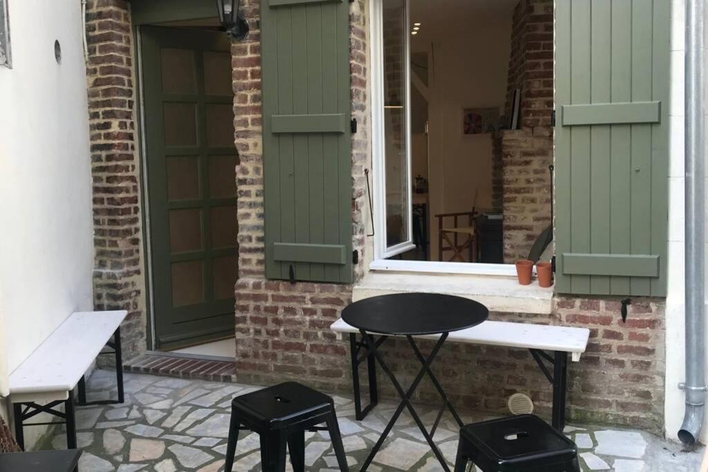 Charmante Maison de Pecheur Au Coeur de Trouville — 4-Star Luxury Hotel in Trouville-Sur-Mer, France