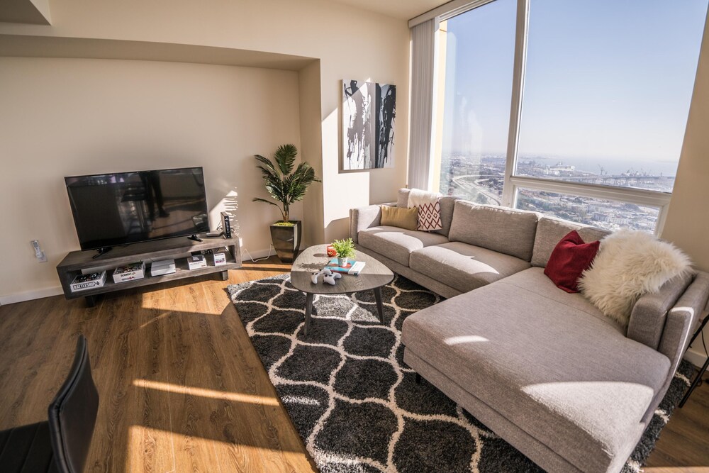 Ocean View IV by AvantStay High Rise in DT w City & Ocean Views - photo 13