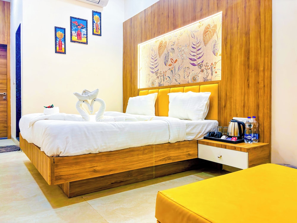 Hotel Vatika Inn in Sohagpur, India