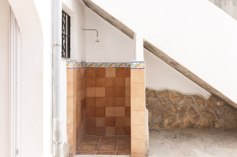 Conill — carbon neutral stay, Oliva