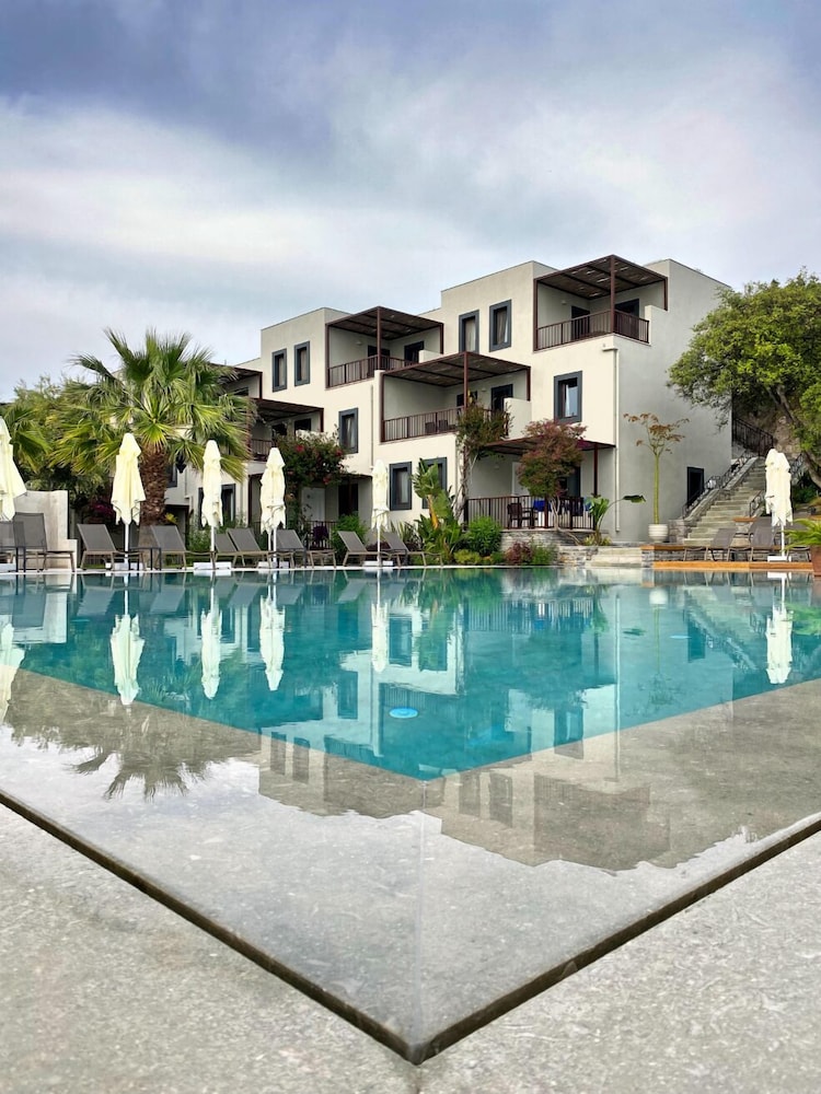 Dorman Suites Hotel — 4-Star Luxury Hotel in Bodrum, Turkey