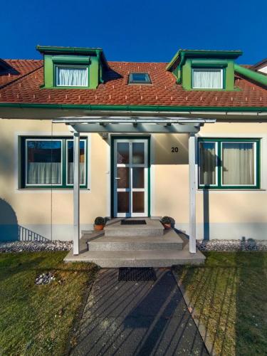 Ferienhaus Auszeit Ruhe Und Tradition Mitten In Der Stadt — Fuerstenfeld