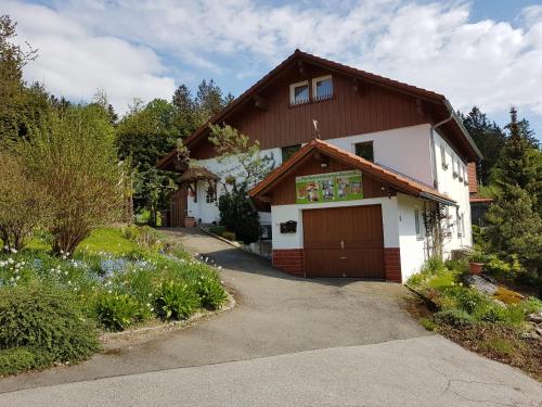 Misbehaven - carbon neutral hotel in North Haven