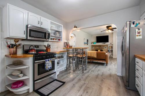 Square Toe’s Last Resort in New Buffalo, United States