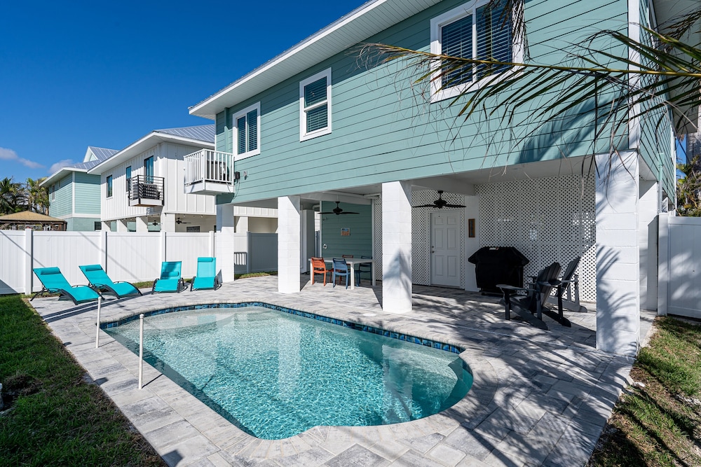 233 Delmar Avenue Beautiful Private Pool Home home — 4-Star Luxury Hotel in Fort Myers Beach, United States