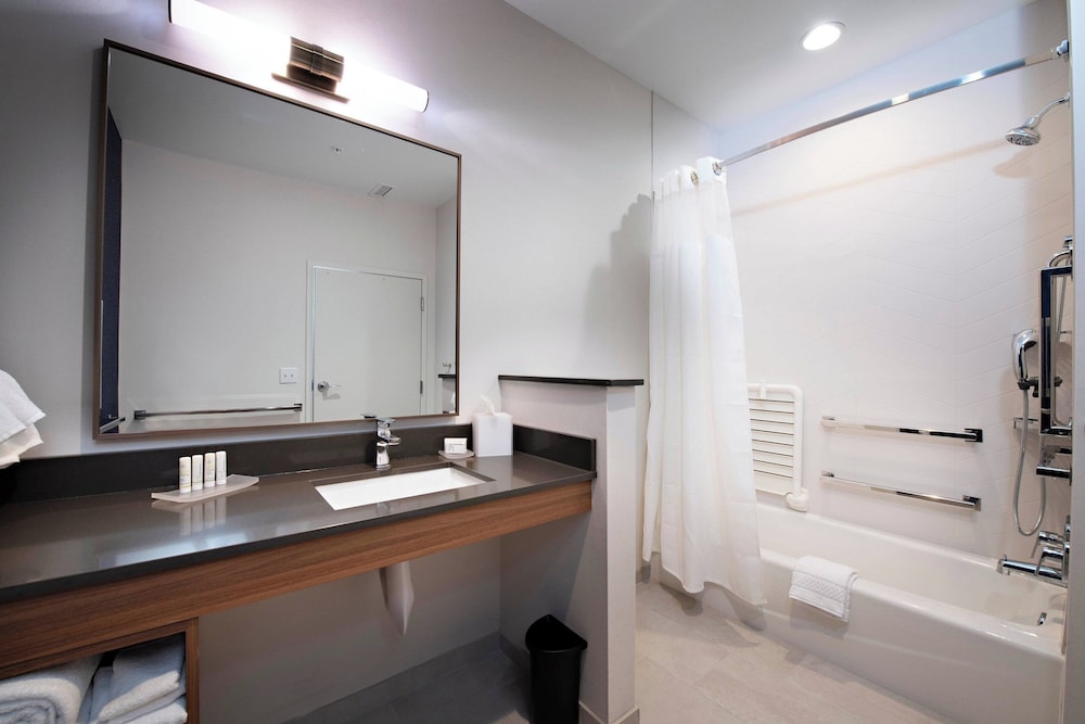 Fairfield Inn & Suites by Marriott Dayton North - photo 17