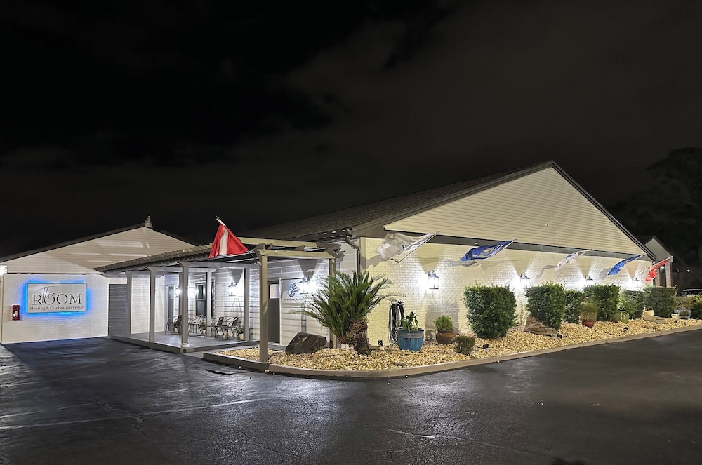 At Home Inn & Suites - photo 64