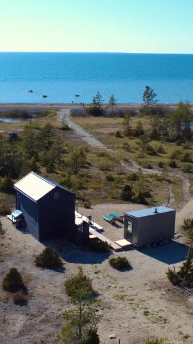 Seaside Tiny Maheri - carbon neutral hotel in Unknown City