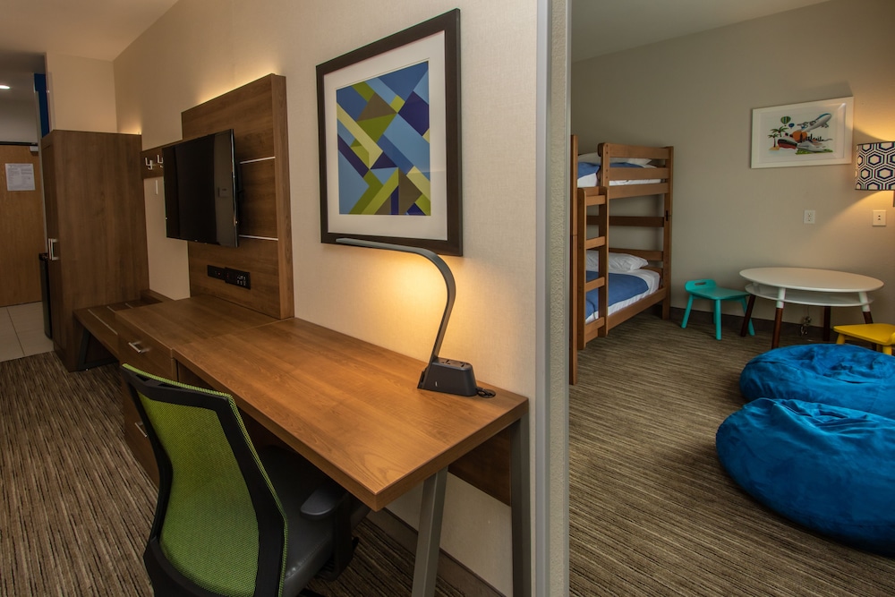 Holiday Inn Express Hotel & Suites Roseville Galleria Area by IHG - photo 56