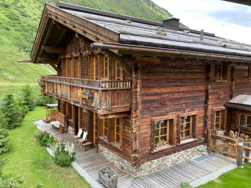 DreiHäuser - carbon neutral hotel in Soelden