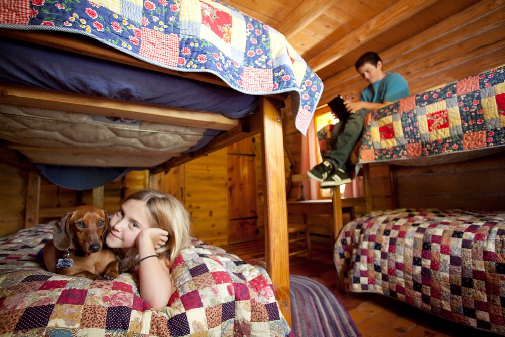 Alpine Village Suites - photo 14
