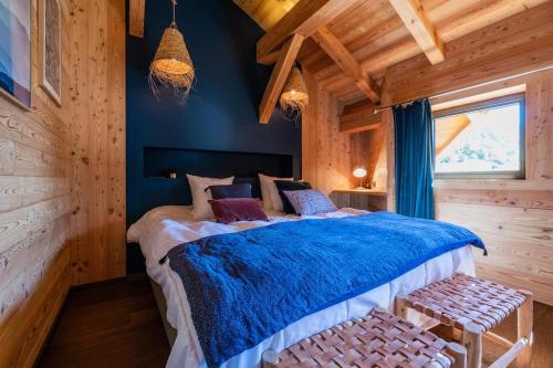 Serre chevalier Chalet Orion piscine cinAcma — 4-Star Luxury Hotel in Le Monetier-Les-Bains, France