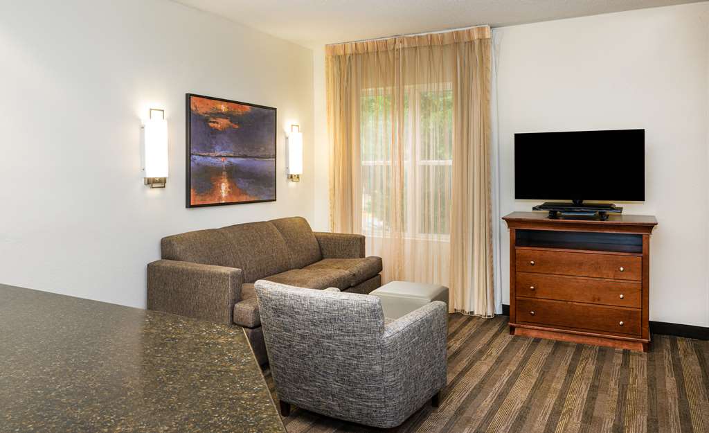 Hyatt House Herndon Reston - photo 25
