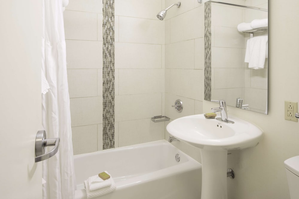DoubleTree by Hilton Hotel & Suites Pittsburgh Downtown - photo 36