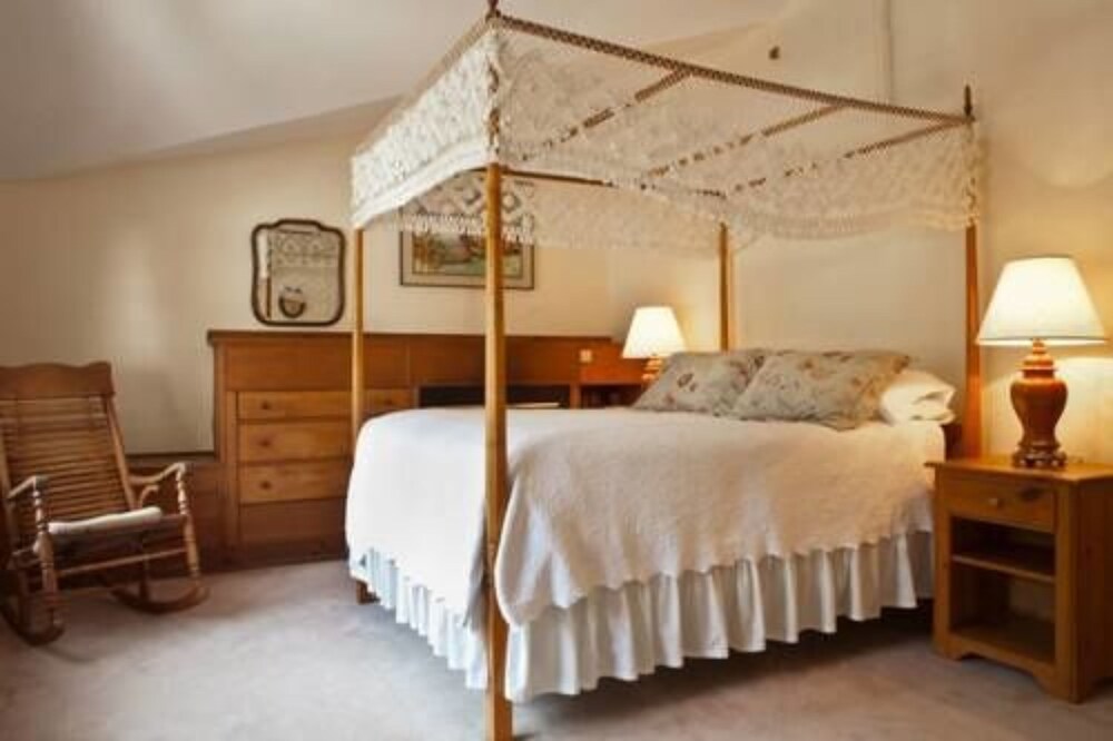 Arlington's West Mountain Inn - photo 21