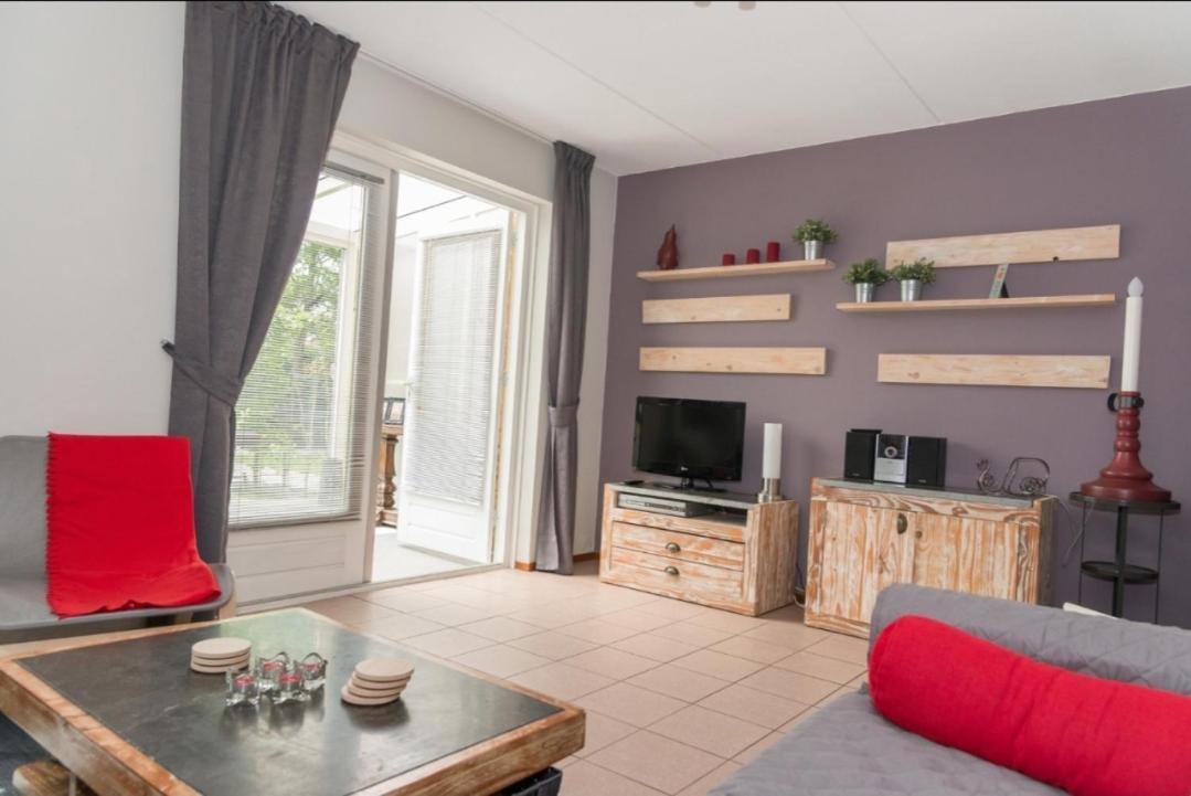 Kustverhuur Vakantiepark Fort Soleil 28 — 4-Star Luxury Hotel in Breskens, Netherlands