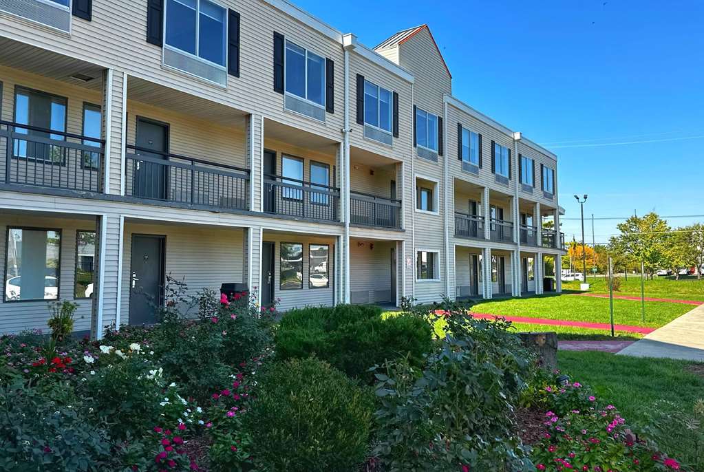 Baymont Inn and Suites by Wyndham Columbus Near OSU - photo 110
