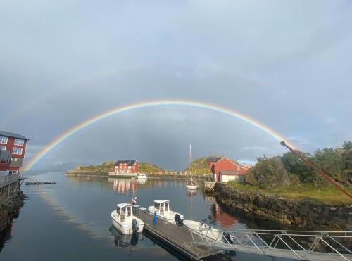 Amazing waterfront rorbu - last minute hotel in Unknown City