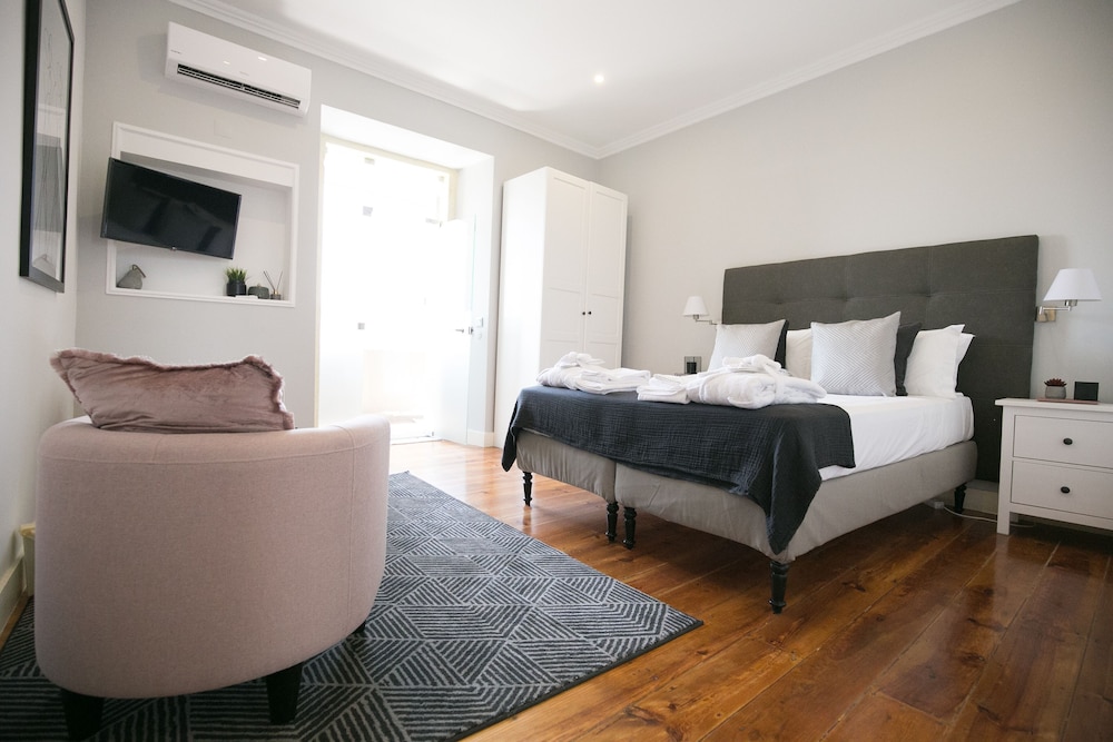 Bhuiyan Family Host - last minute hotel in Lisbon