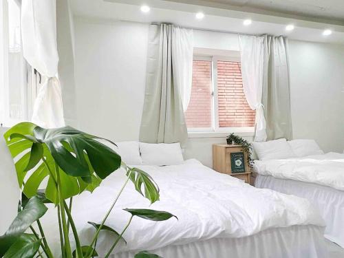 Near Hongik University Station Suite Room — 4-Star Luxury Hotel in Seoul, South Korea