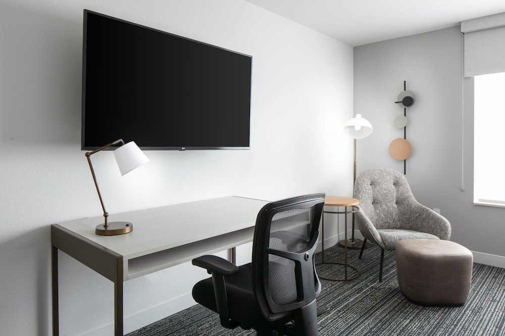 TownePlace Suites by Marriott Oshkosh - photo 11