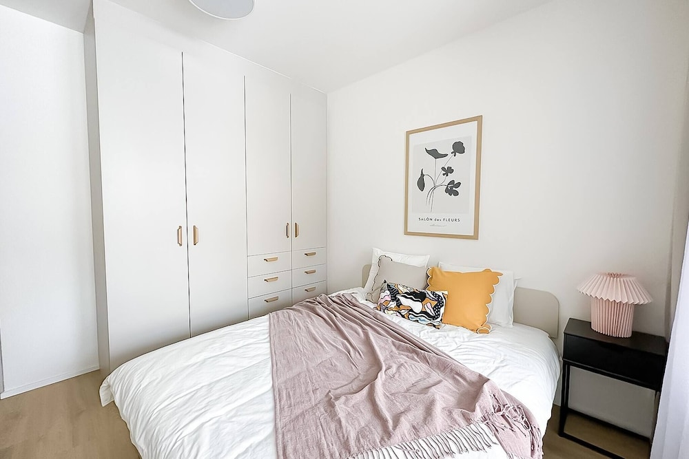 Bright 2BR 8th floor Balcony Free Parking by Gravity Prague — 4-Star Luxury Hotel in Prague, Czech Republic