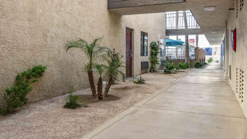 Rodeway Inn & Suites Thousand Palms Rancho Mirag