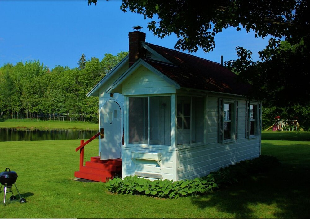 Eden Village Motel & Cottages - photo 13