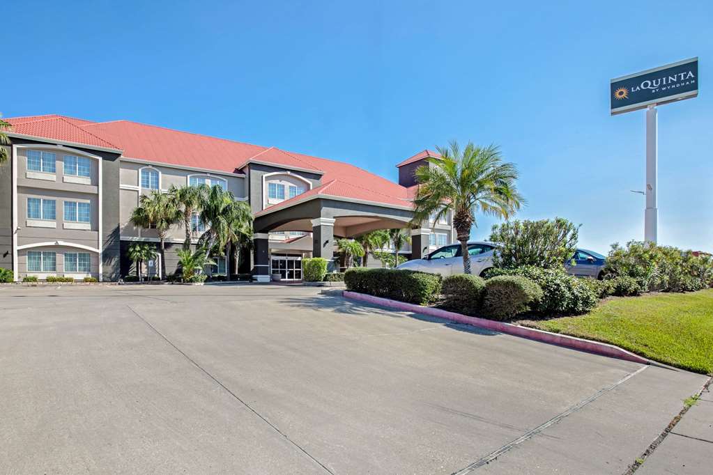La Quinta Inn & Suites by Wyndham Corpus Christi Airport in Corpus Christi, United States