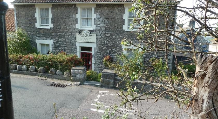 The Owls Crest House B&B — 4-Star Luxury Hotel in Weston-Super-Mare, United Kingdom